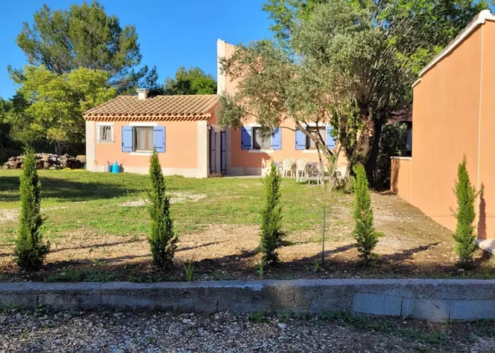 Location Saisonniere Villa Lauris